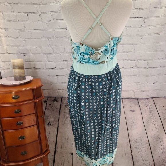 Element Medium Criss Cross back knee length Dress - Picture 10 of 13